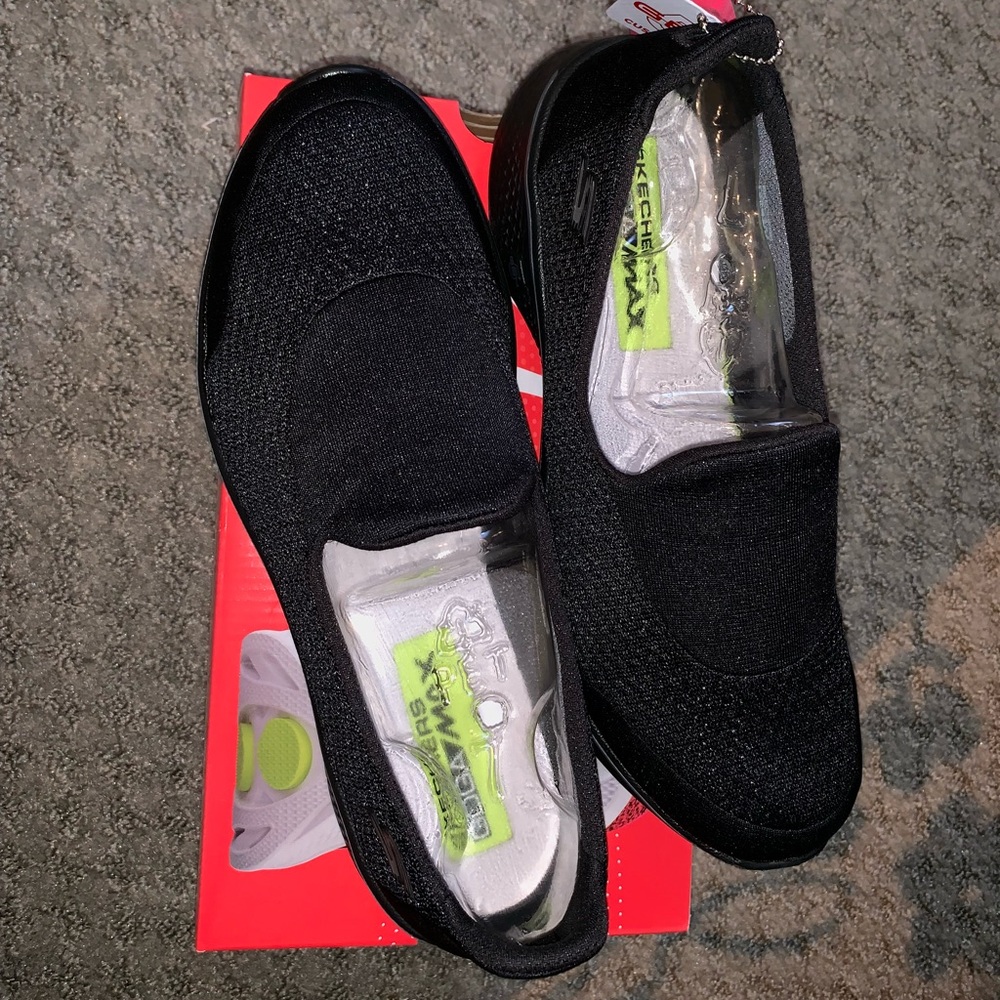 Sketchers shoes